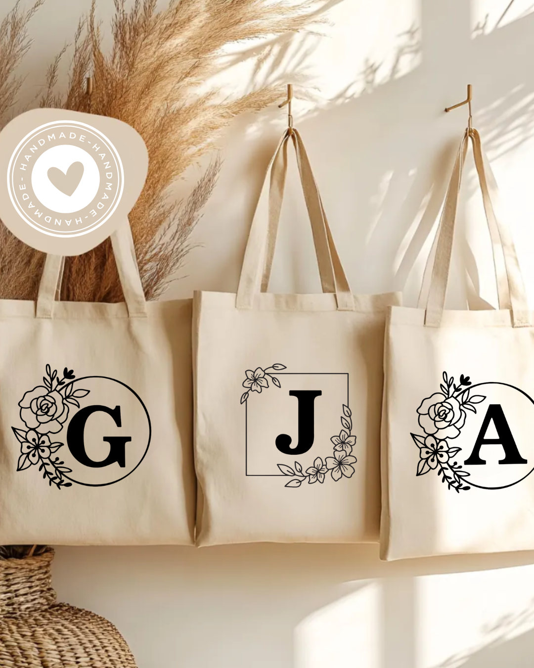 Tote bag en coton personnalisé avec initial et contour fleurs